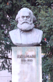 Karl Marx (1818, 1883) filósofo, historiador, sociólogo, economista y escritor socialista alemán. Ex Berlín oriental.